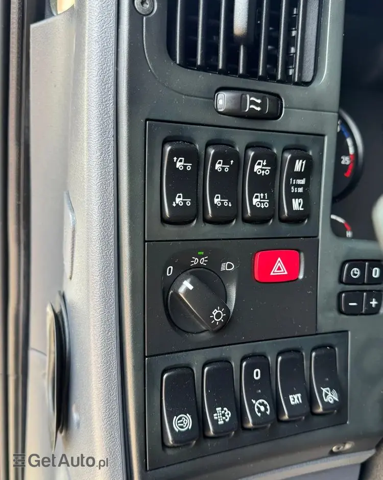 SCANIA Scania P 450 / CHŁODNIA + WINDA / 23 PALETY / EURO6 / OŚ SKRĘTNA / CARRIER/ ASO 