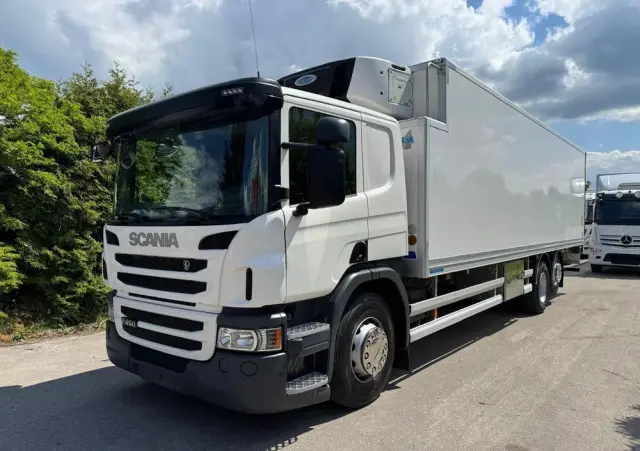 SCANIA Scania P 450 / CHŁODNIA + WINDA / 23 PALETY / EURO6 / OŚ SKRĘTNA / CARRIER/ ASO 
