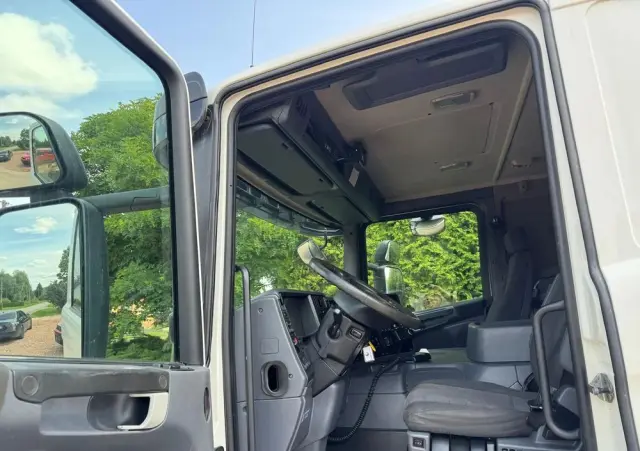 SCANIA Scania P 450 / CHŁODNIA + WINDA / 23 PALETY / EURO6 / OŚ SKRĘTNA / CARRIER/ ASO 