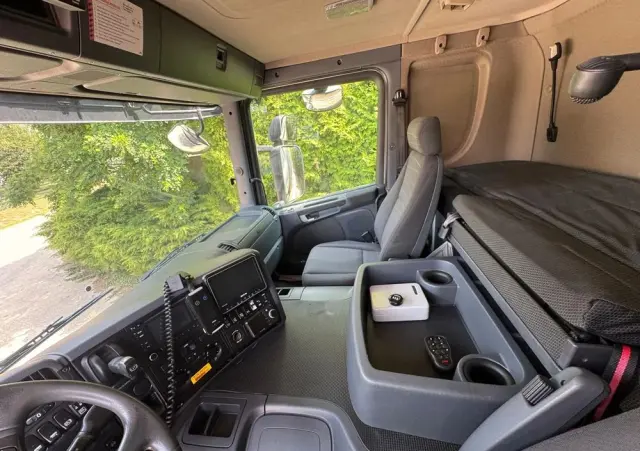 SCANIA Scania P 450 / CHŁODNIA + WINDA / 23 PALETY / EURO6 / OŚ SKRĘTNA / CARRIER/ ASO 