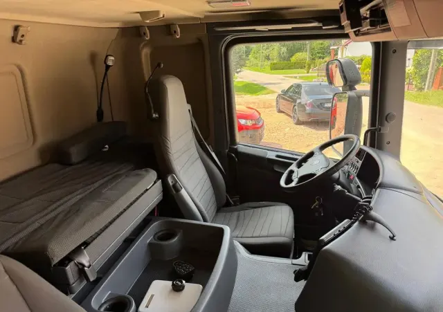 SCANIA Scania P 450 / CHŁODNIA + WINDA / 23 PALETY / EURO6 / OŚ SKRĘTNA / CARRIER/ ASO 