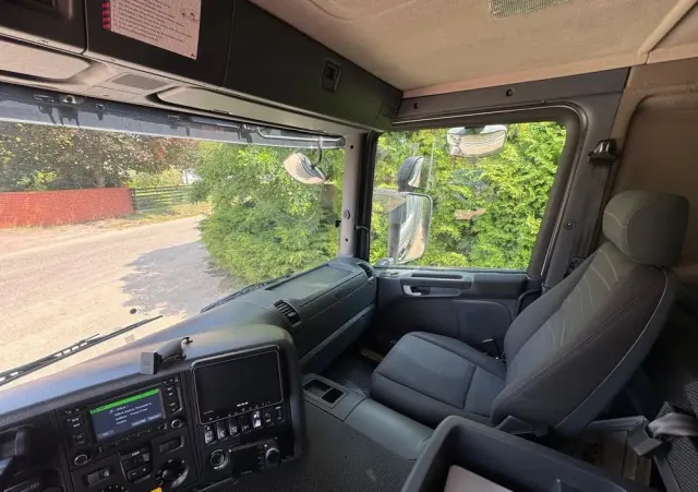 SCANIA Scania P 450 / CHŁODNIA + WINDA / 23 PALETY / EURO6 / OŚ SKRĘTNA / CARRIER/ ASO 