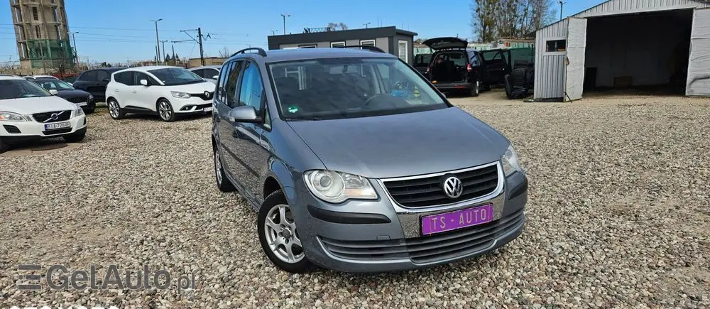 VOLKSWAGEN Touran 