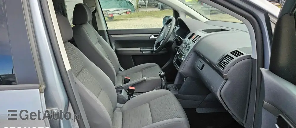 VOLKSWAGEN Touran 