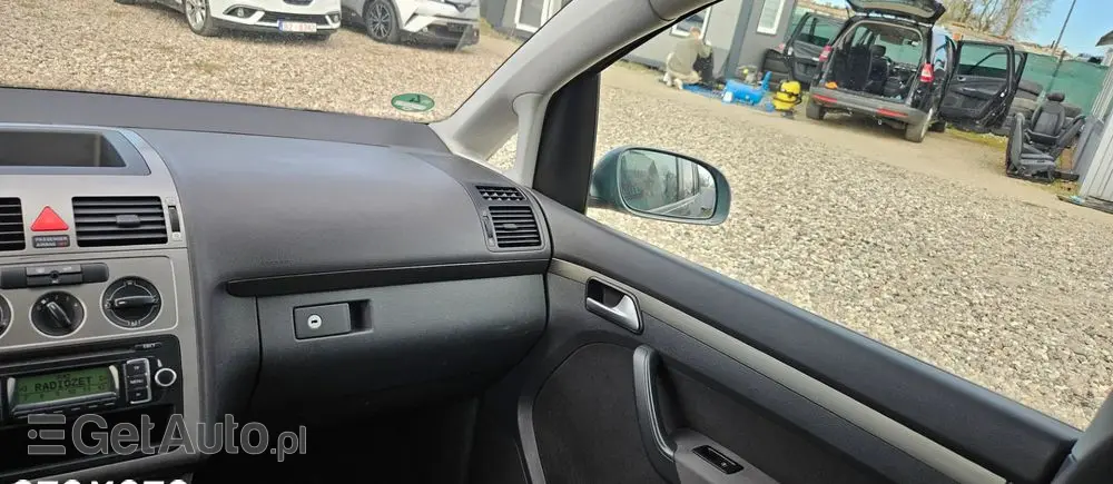 VOLKSWAGEN Touran 