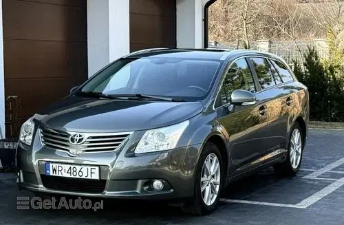 TOYOTA Avensis 