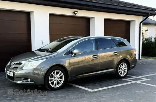 TOYOTA Avensis 