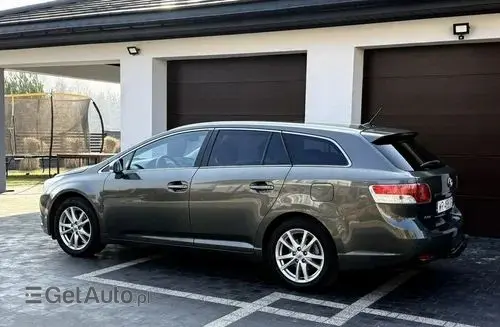 TOYOTA Avensis 
