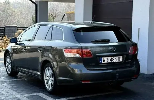 TOYOTA Avensis 