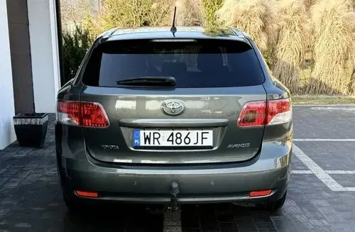 TOYOTA Avensis 