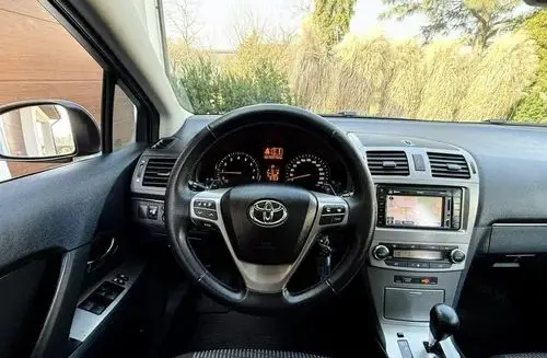 TOYOTA Avensis 