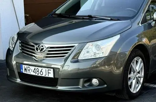 TOYOTA Avensis 