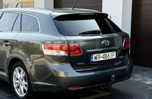 TOYOTA Avensis 
