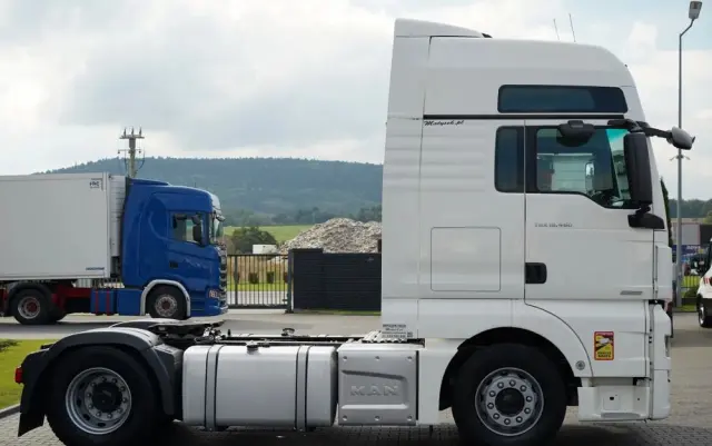 MAN TGX 18.460 / XXL / RETARDER / NAVI RIO 