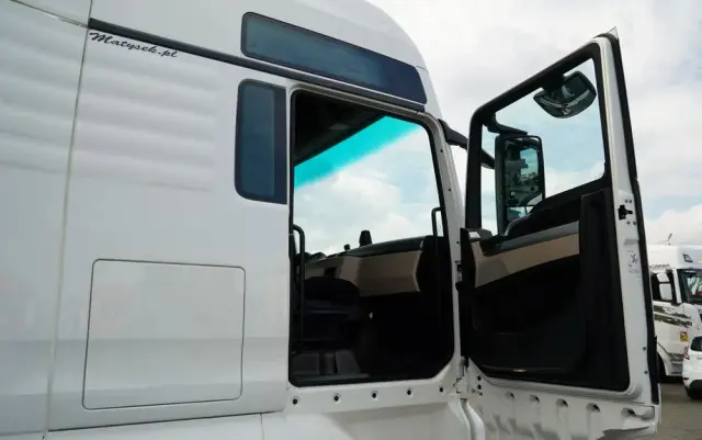 MAN TGX 18.460 / XXL / RETARDER / NAVI RIO 