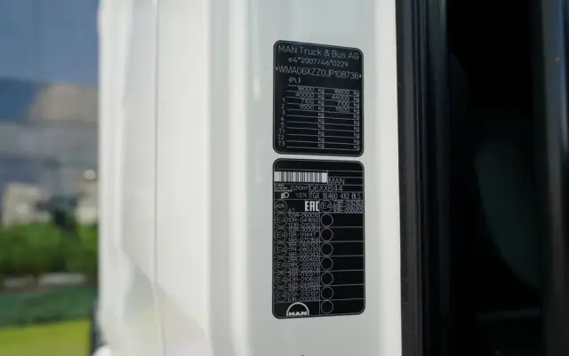 MAN TGX 18.460 / XXL / RETARDER / NAVI RIO 