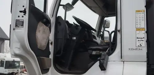 RENAULT Premium Lander 