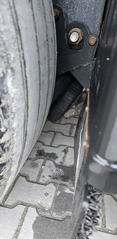 SCHMITZ CARGOBULL FIRANKA / STANDARD / RAMA OCYNK / DWIE OSIE PODNOSZONE 