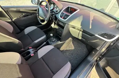PEUGEOT 207 