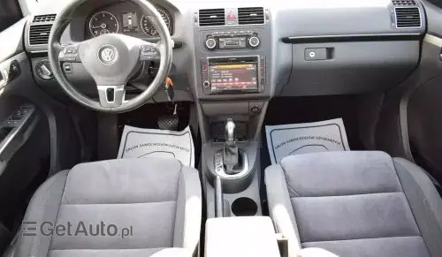VOLKSWAGEN Touran 