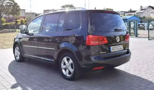 VOLKSWAGEN Touran 