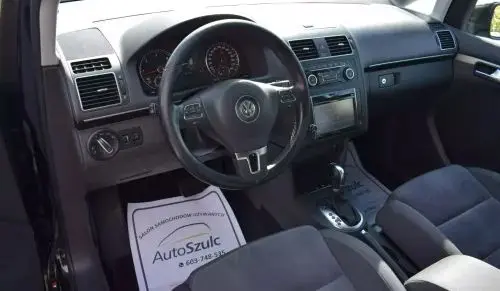 VOLKSWAGEN Touran 