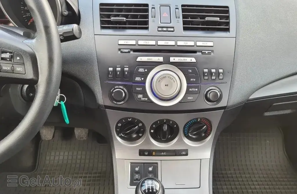 MAZDA 3 