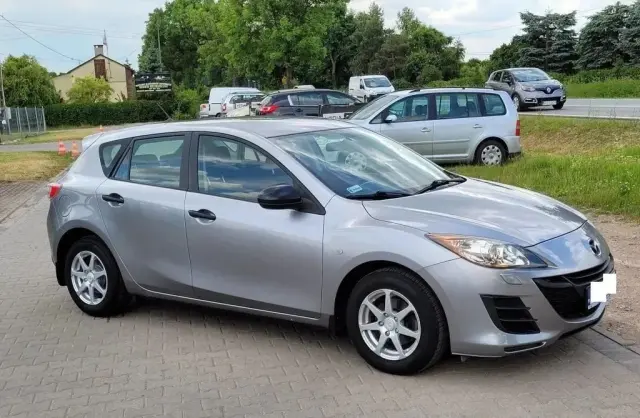 MAZDA 3 