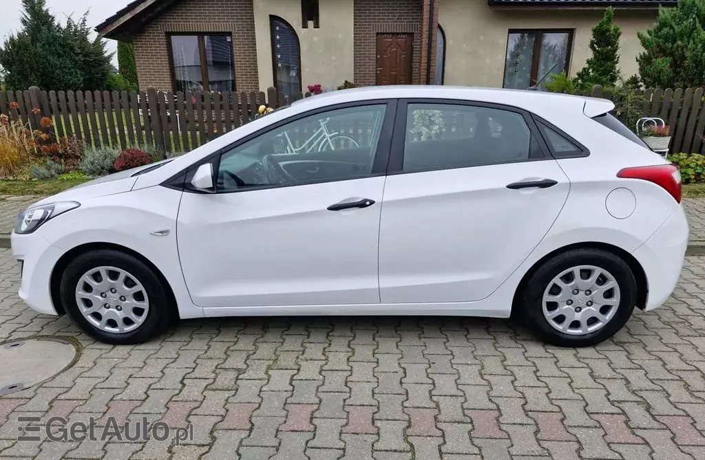 HYUNDAI I30 1.4 (100 KM)