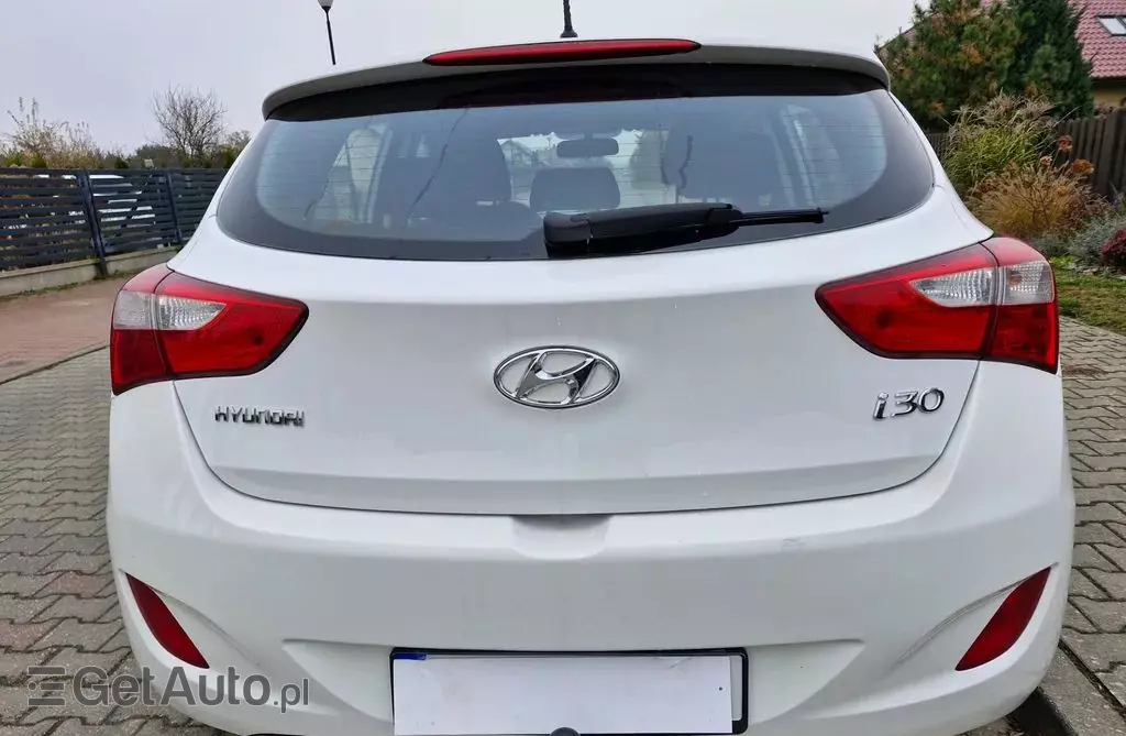 HYUNDAI I30 1.4 (100 KM)