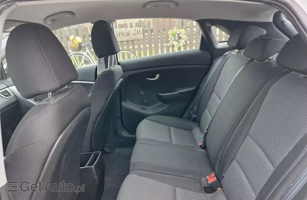 HYUNDAI I30 1.4 (100 KM)