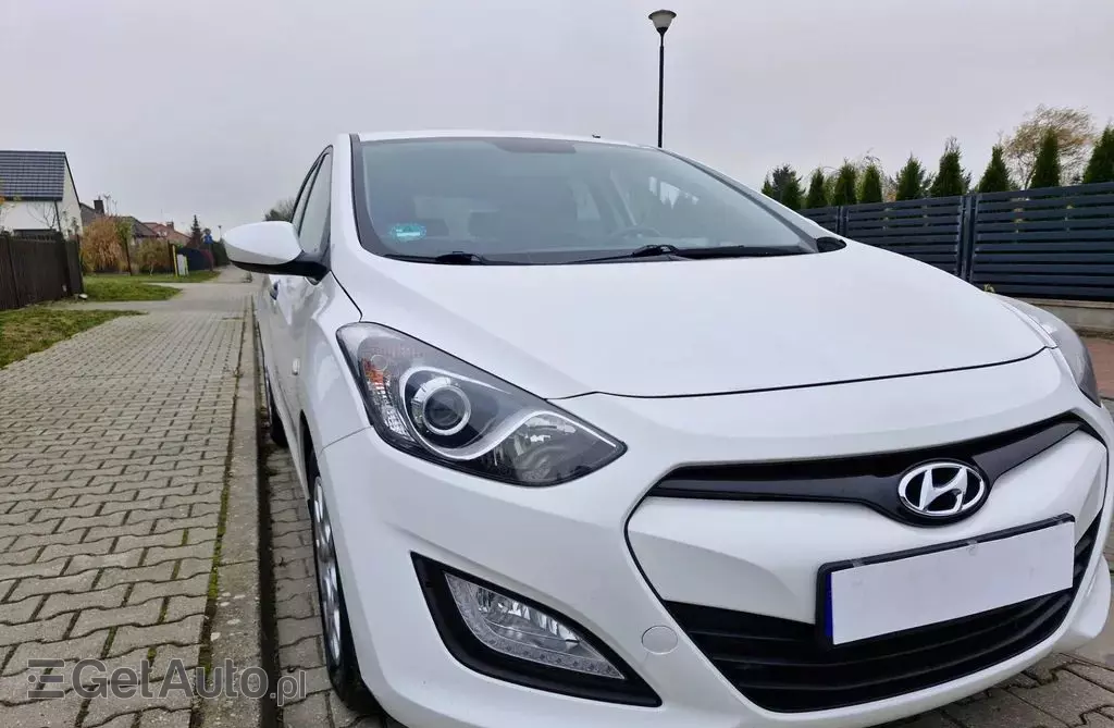 HYUNDAI I30 1.4 (100 KM)