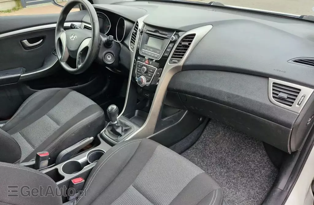 HYUNDAI I30 1.4 (100 KM)