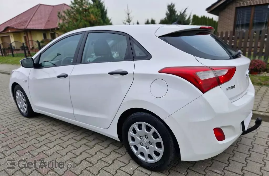 HYUNDAI I30 1.4 (100 KM)