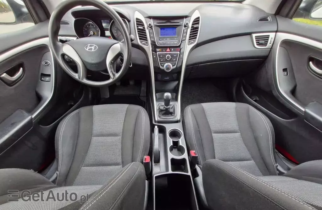 HYUNDAI I30 1.4 (100 KM)