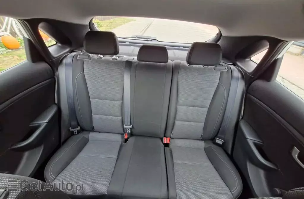 HYUNDAI I30 1.4 (100 KM)