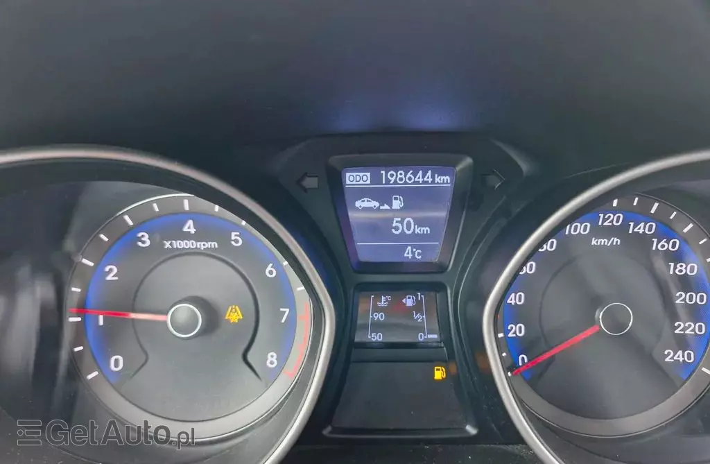 HYUNDAI I30 1.4 (100 KM)