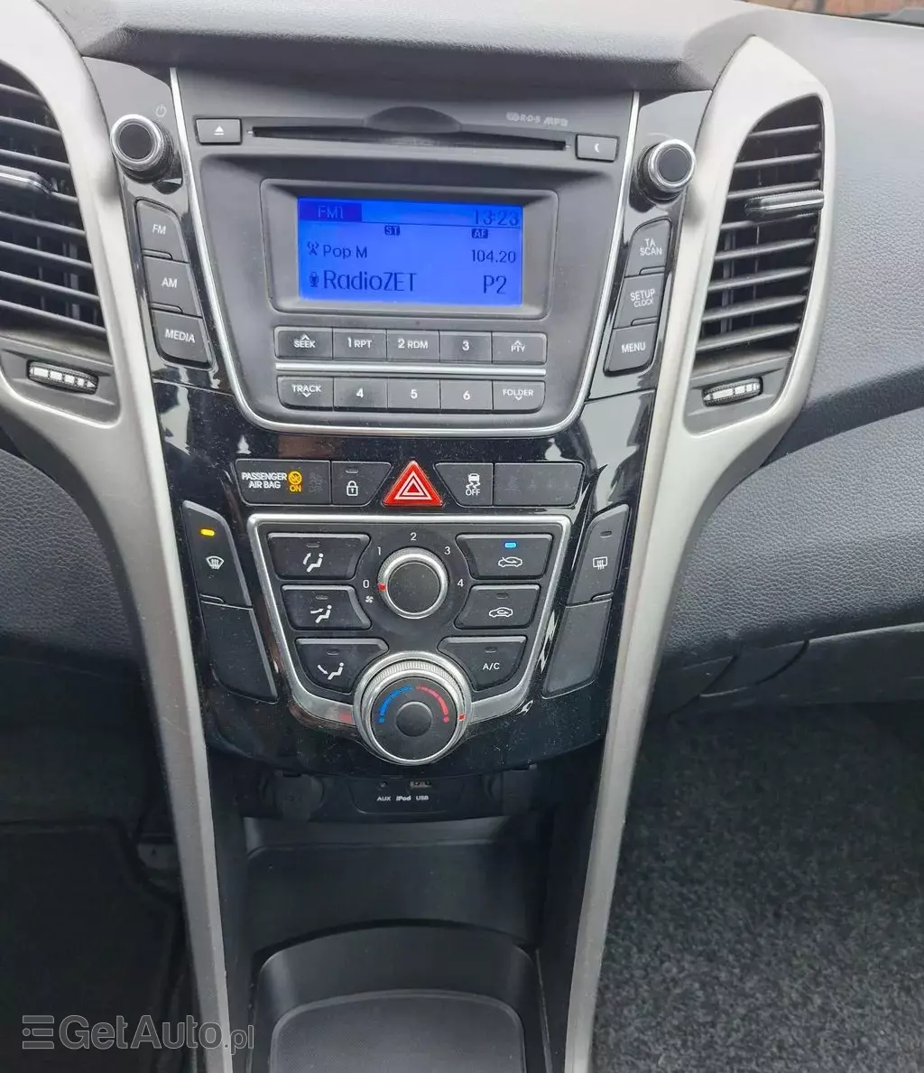 HYUNDAI I30 1.4 (100 KM)
