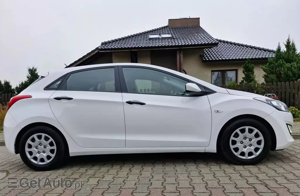 HYUNDAI I30 1.4 (100 KM)