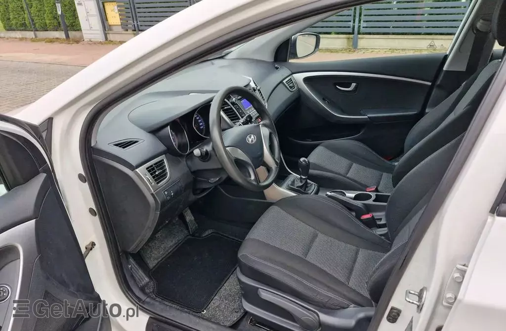 HYUNDAI I30 1.4 (100 KM)