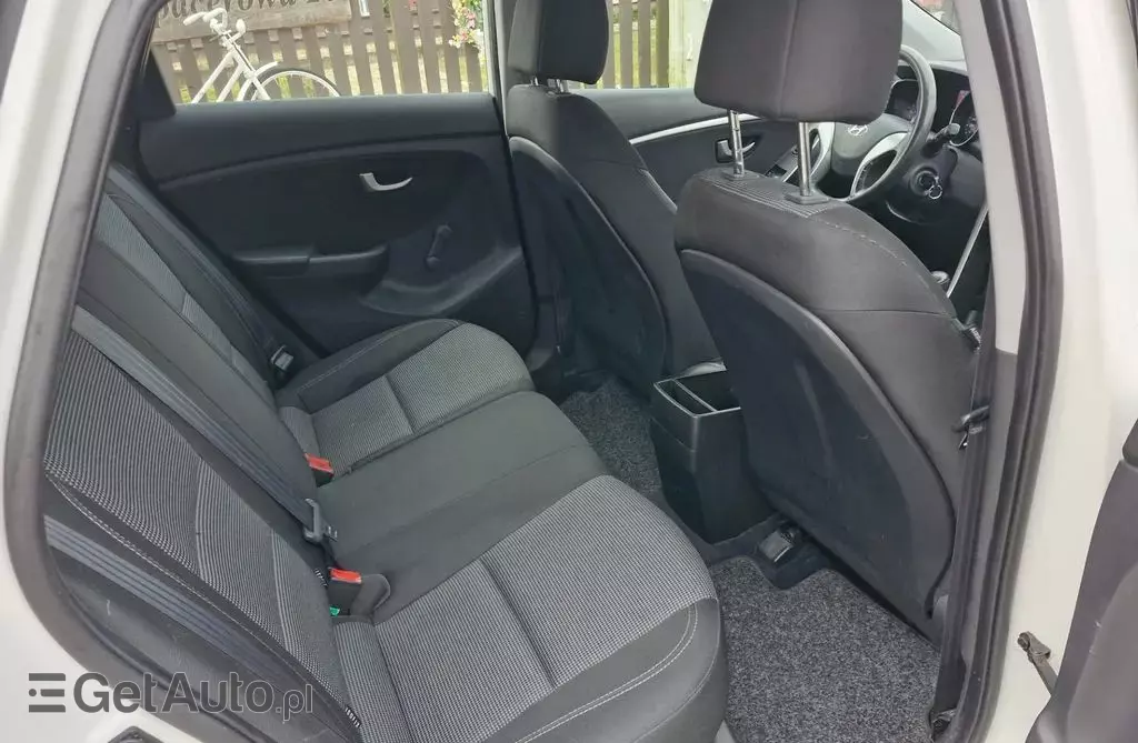 HYUNDAI I30 1.4 (100 KM)