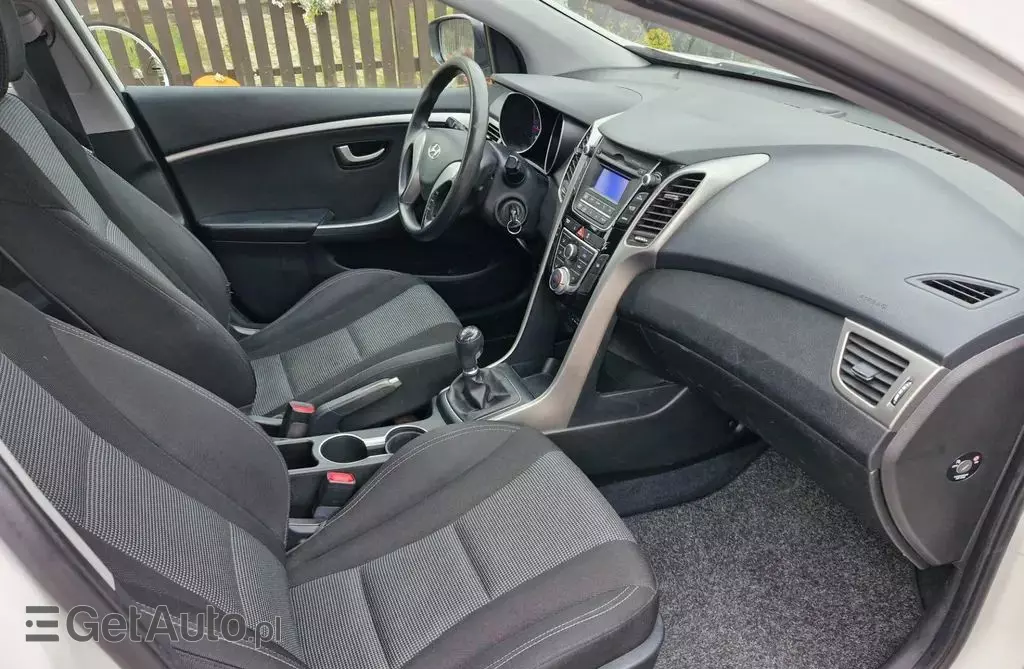 HYUNDAI I30 1.4 (100 KM)