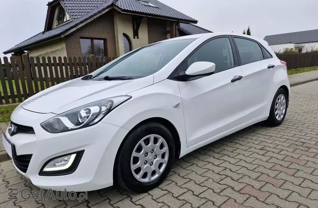 HYUNDAI I30 1.4 (100 KM)