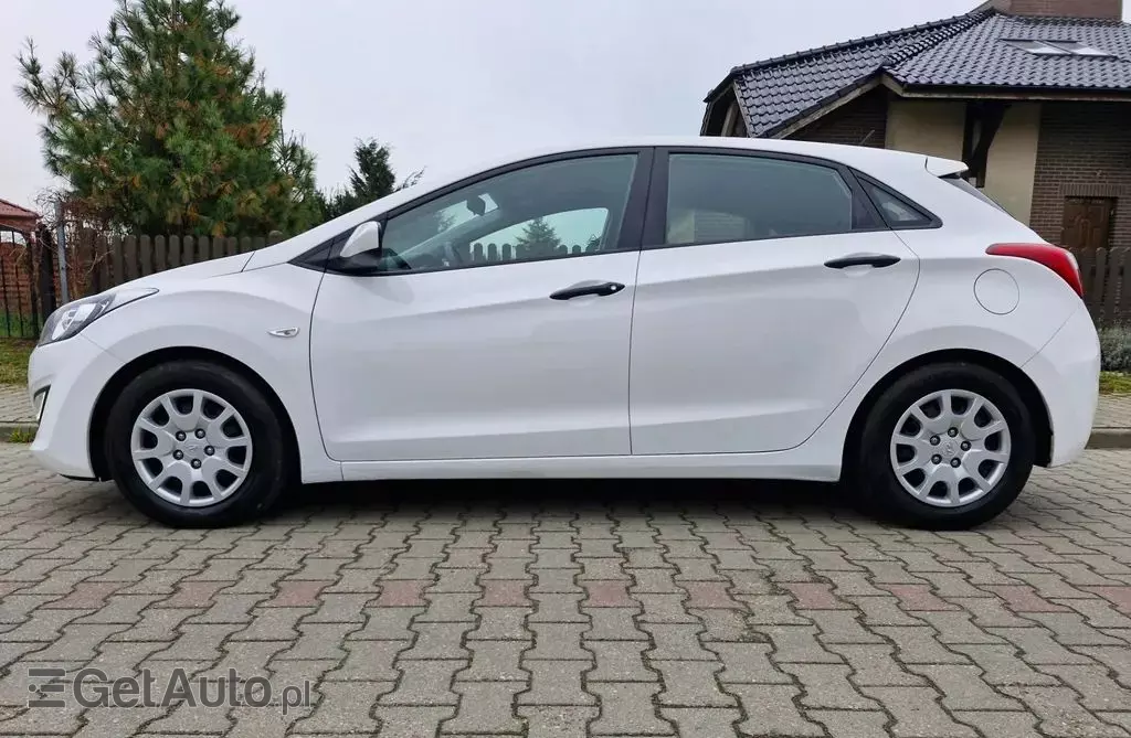 HYUNDAI I30 1.4 (100 KM)