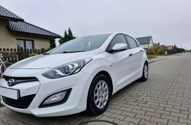 HYUNDAI I30 1.4 (100 KM)