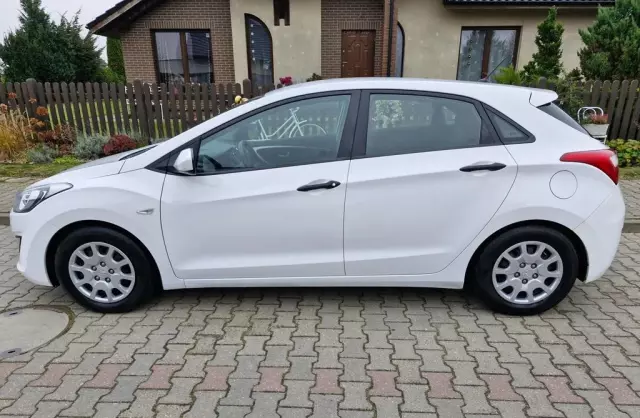HYUNDAI I30 1.4 (100 KM)