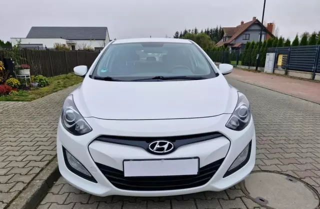 HYUNDAI I30 1.4 (100 KM)