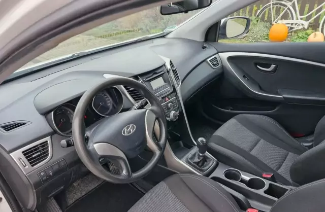 HYUNDAI I30 1.4 (100 KM)