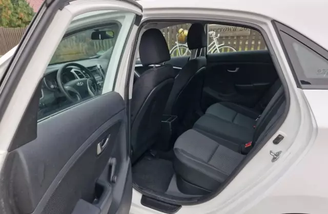 HYUNDAI I30 1.4 (100 KM)