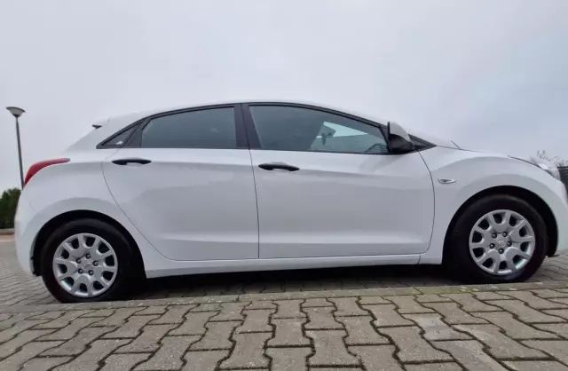 HYUNDAI I30 1.4 (100 KM)
